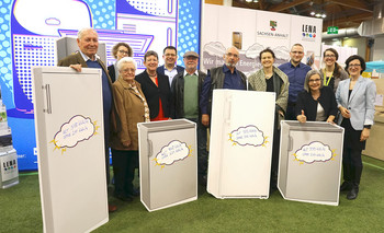 Gruppenfoto der Preisträger und Kampagnen-Partner